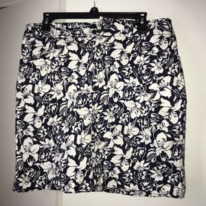 Women’s floral mini skirt